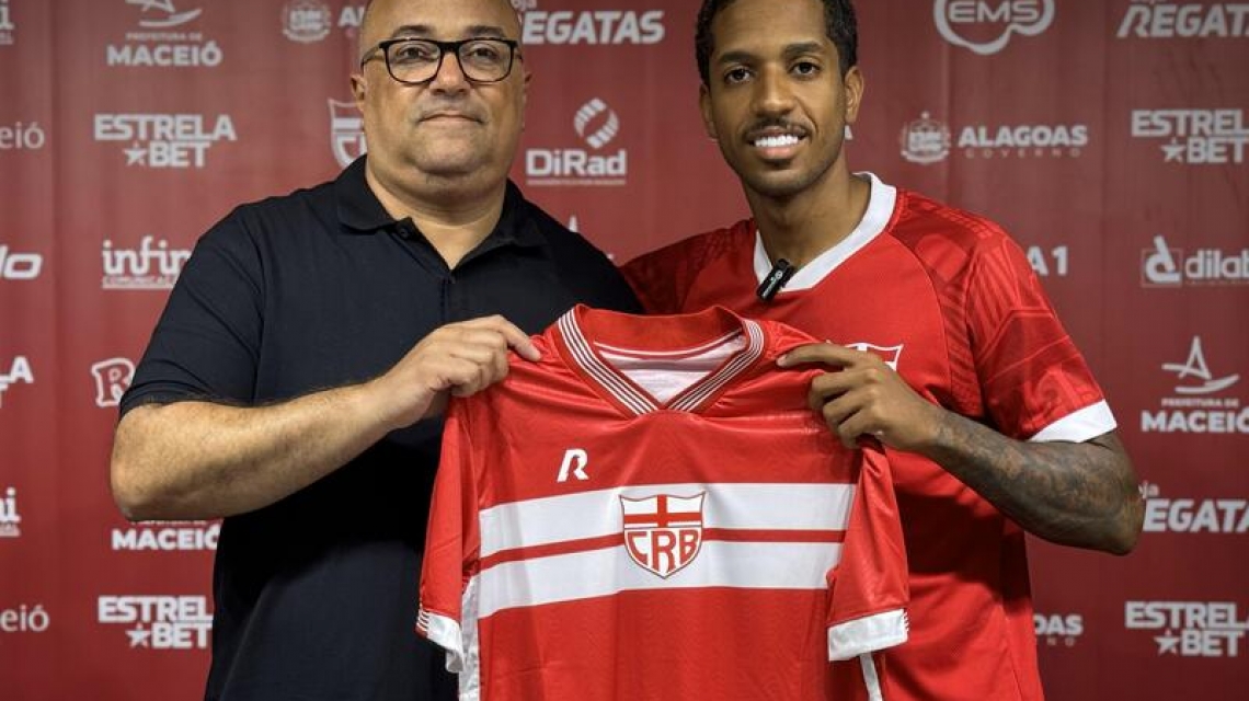 Zagueiro Miranda é apresentado no CT Ninho do Galo